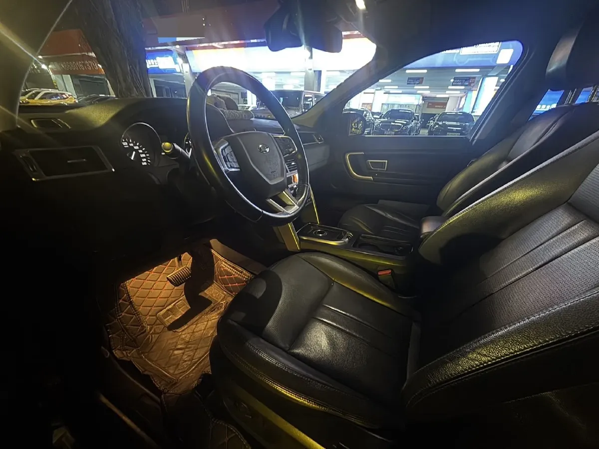 2017 Land Rover Discovery Sport 2.0T 241HP L4 9AT,autocango,china used car exporter,china ev exporter,chinese used car exporter,chinese used ev exporter