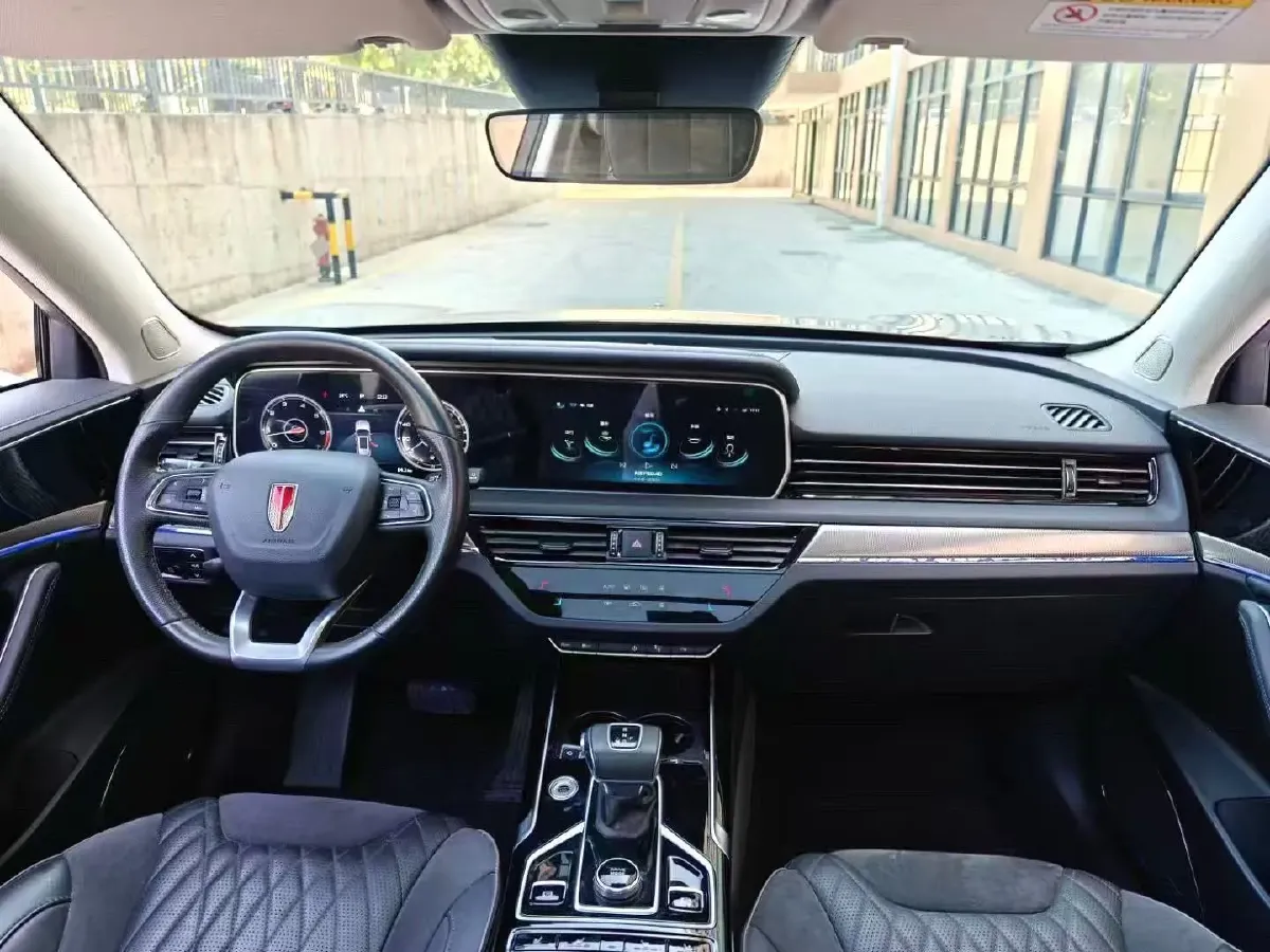 2022 HongQi HS5 2.0T 224HP L4 6AT,autocango,china used car exporter,china ev exporter,chinese used car exporter,chinese used ev exporter