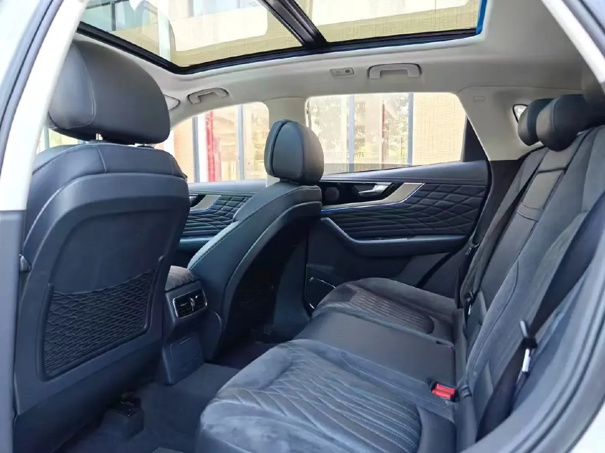 2022 HongQi HS5 2.0T 224HP L4 6AT,autocango,china used car exporter,china ev exporter,chinese used car exporter,chinese used ev exporter