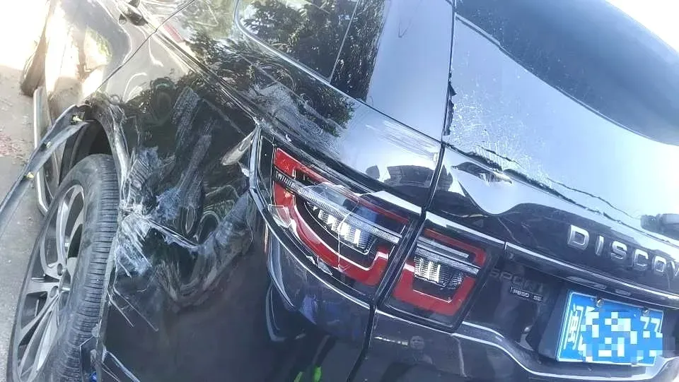 2020 Land Rover Discovery Sport 2.0T 249HP L4 9AT,autocango,china used car exporter,china ev exporter,chinese used car exporter,chinese used ev exporter