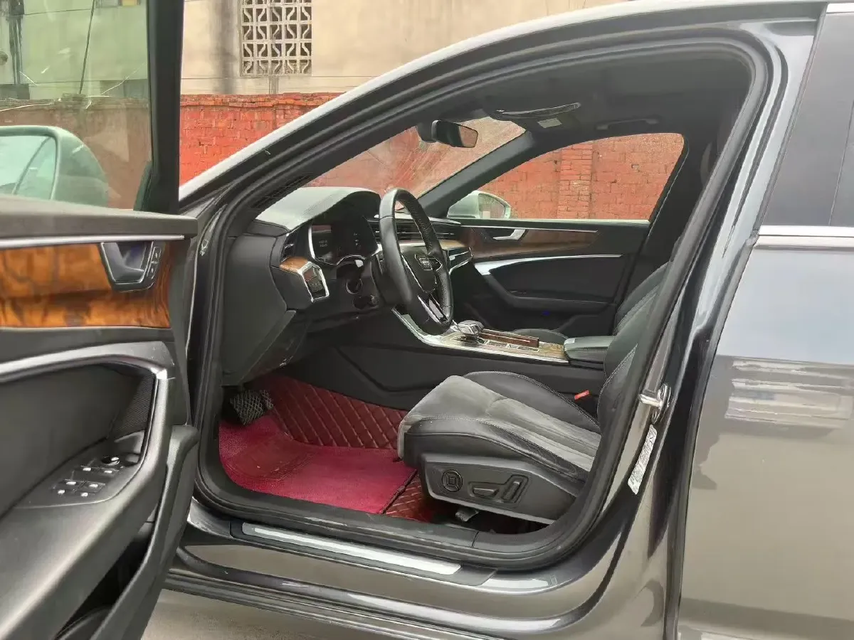 2019 Audi A6L 2.0T 190HP L4 7DCT,autocango,china used car exporter,china ev exporter,chinese used car exporter,chinese used ev exporter