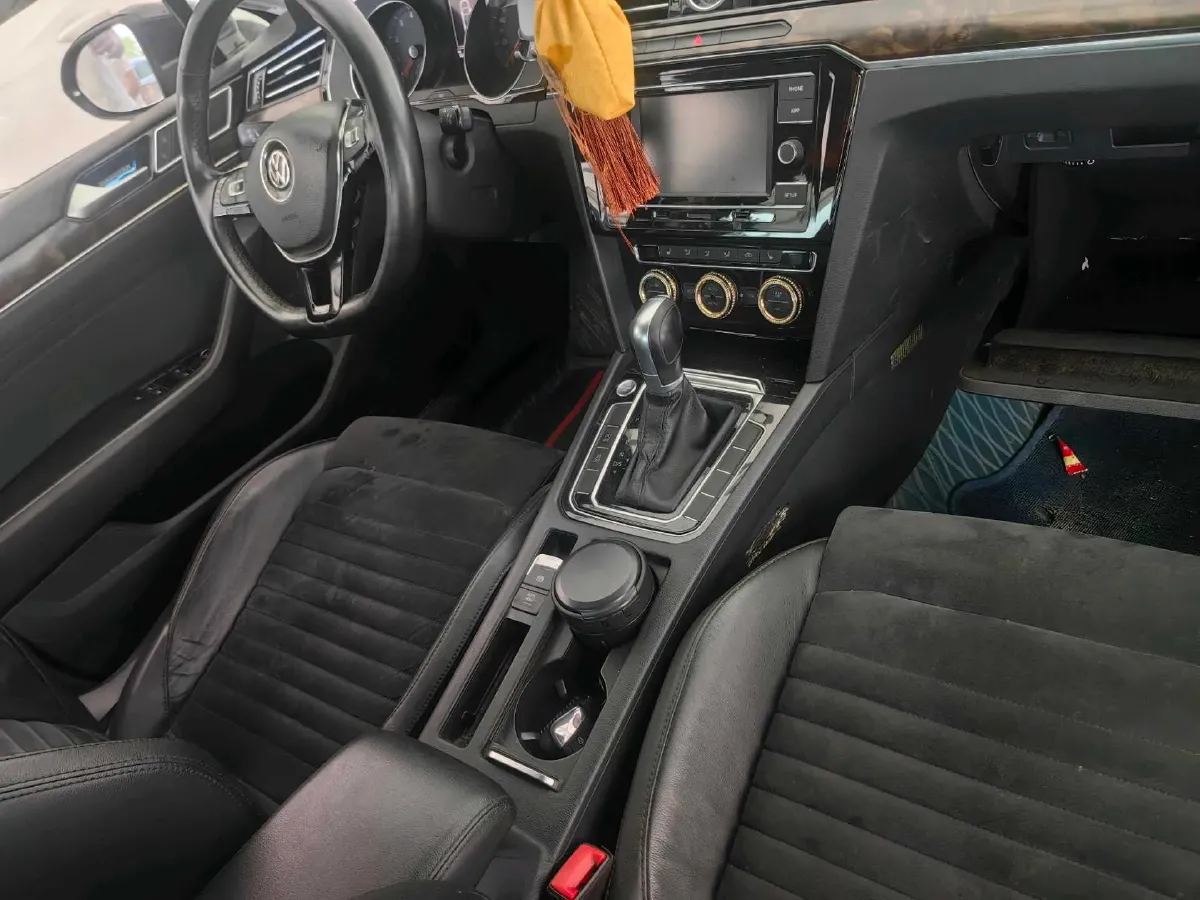 2017 Volkswagen Magotan 1.8T 180HP L4 7DCT,autocango,china used car exporter,china ev exporter,chinese used car exporter,chinese used ev exporter