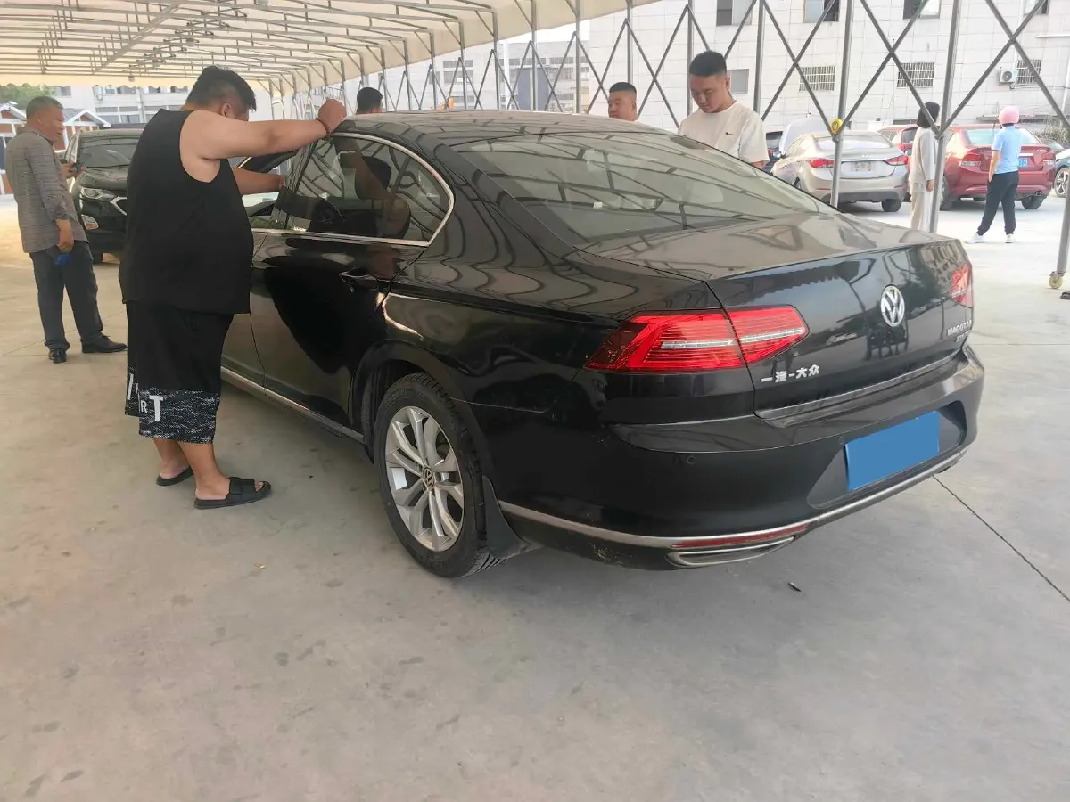 2017 Volkswagen Magotan 1.8T 180HP L4 7DCT,autocango,china used car exporter,china ev exporter,chinese used car exporter,chinese used ev exporter