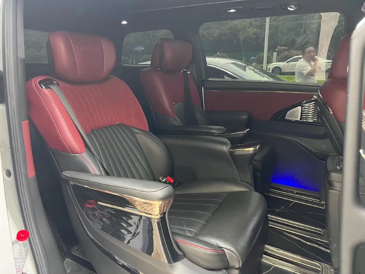 2023 GAC Trumpchi M8 2.0T 252HP L4 8AT,autocango,china used car exporter,china ev exporter,chinese used car exporter,chinese used ev exporter