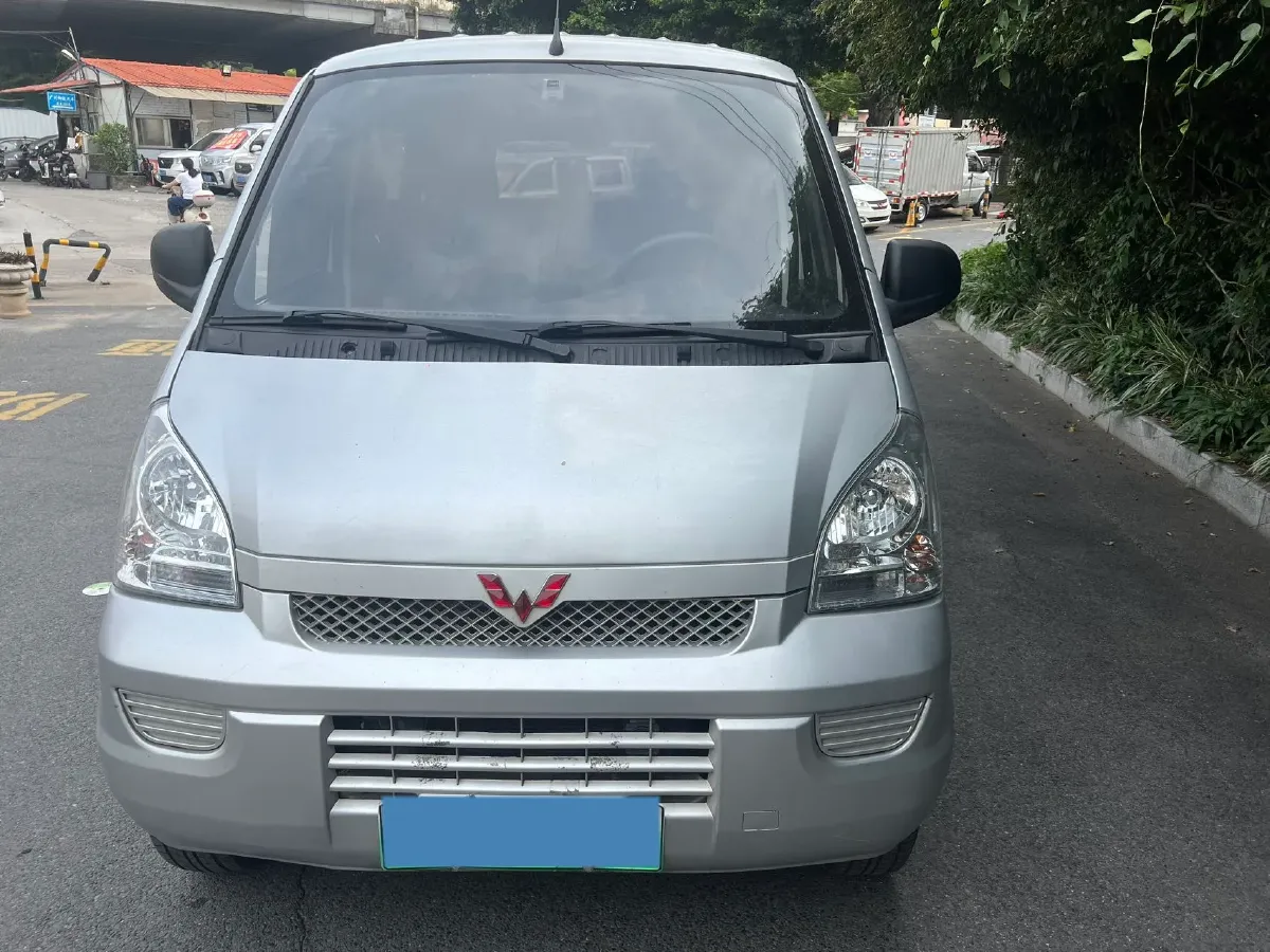 2022 WuLing RongGuang Mini Truck EV BEV 41.5KWH,autocango,china used car exporter,china ev exporter,chinese used car exporter,chinese used ev exporter