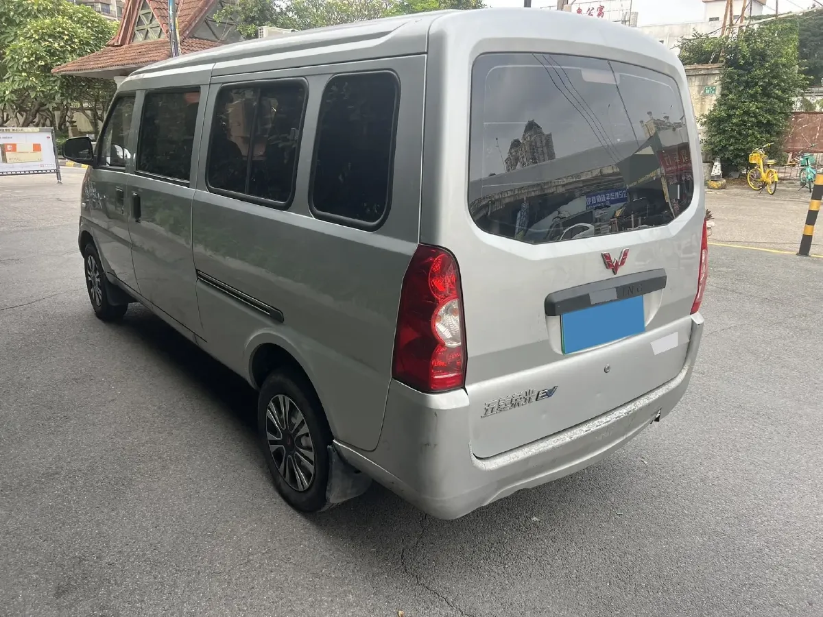 2022 WuLing RongGuang Mini Truck EV BEV 41.5KWH,autocango,china used car exporter,china ev exporter,chinese used car exporter,chinese used ev exporter