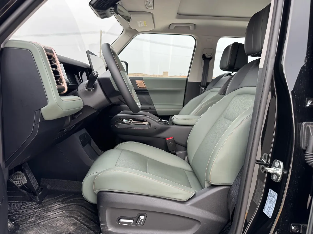 2024 Dongfeng RuiQi 7 2.0T 228HP L4 8AT,autocango,china used car exporter,china ev exporter,chinese used car exporter,chinese used ev exporter