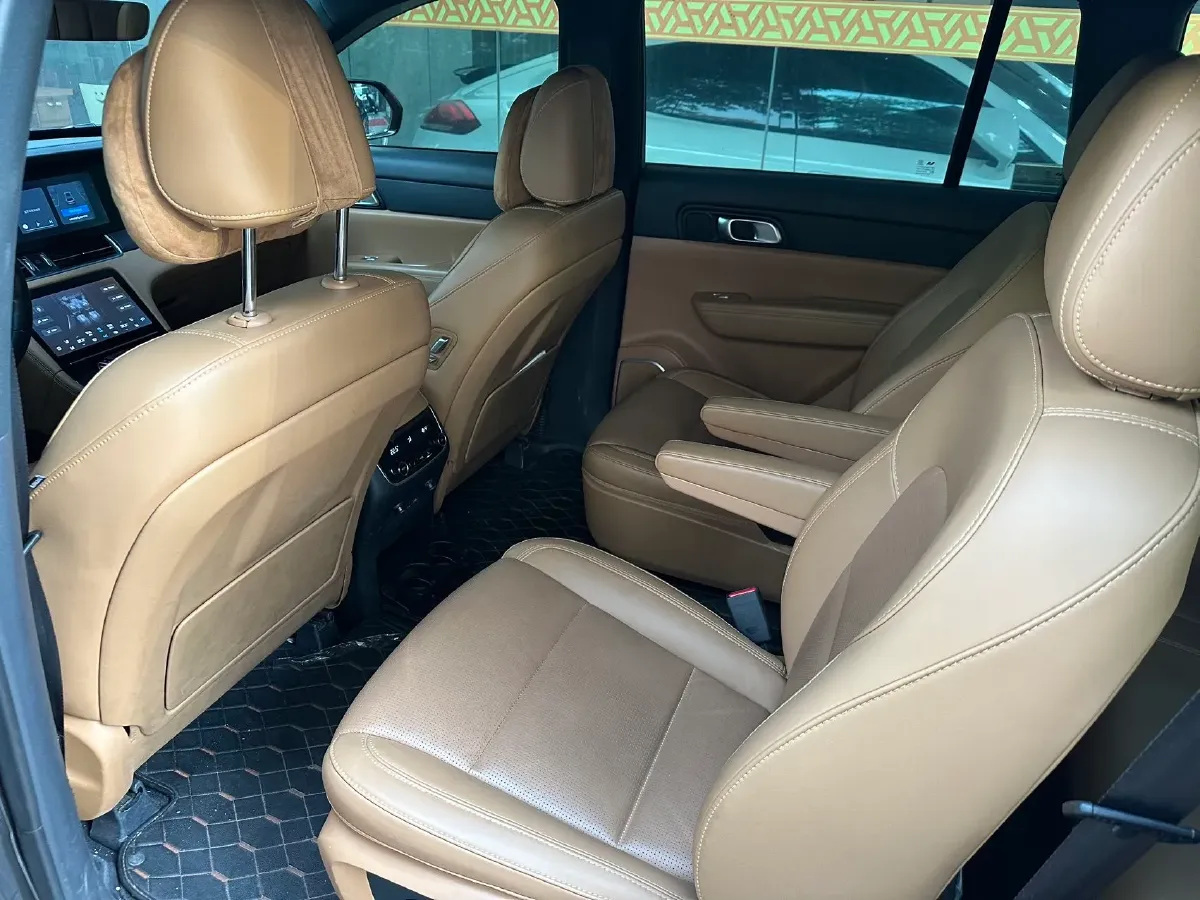 2021 Li ONE Range Extended 131HP REEV 40.5KWH,autocango,china used car exporter,china ev exporter,chinese used car exporter,chinese used ev exporter