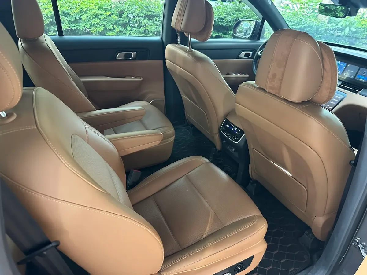 2021 Li ONE Range Extended 131HP REEV 40.5KWH,autocango,china used car exporter,china ev exporter,chinese used car exporter,chinese used ev exporter