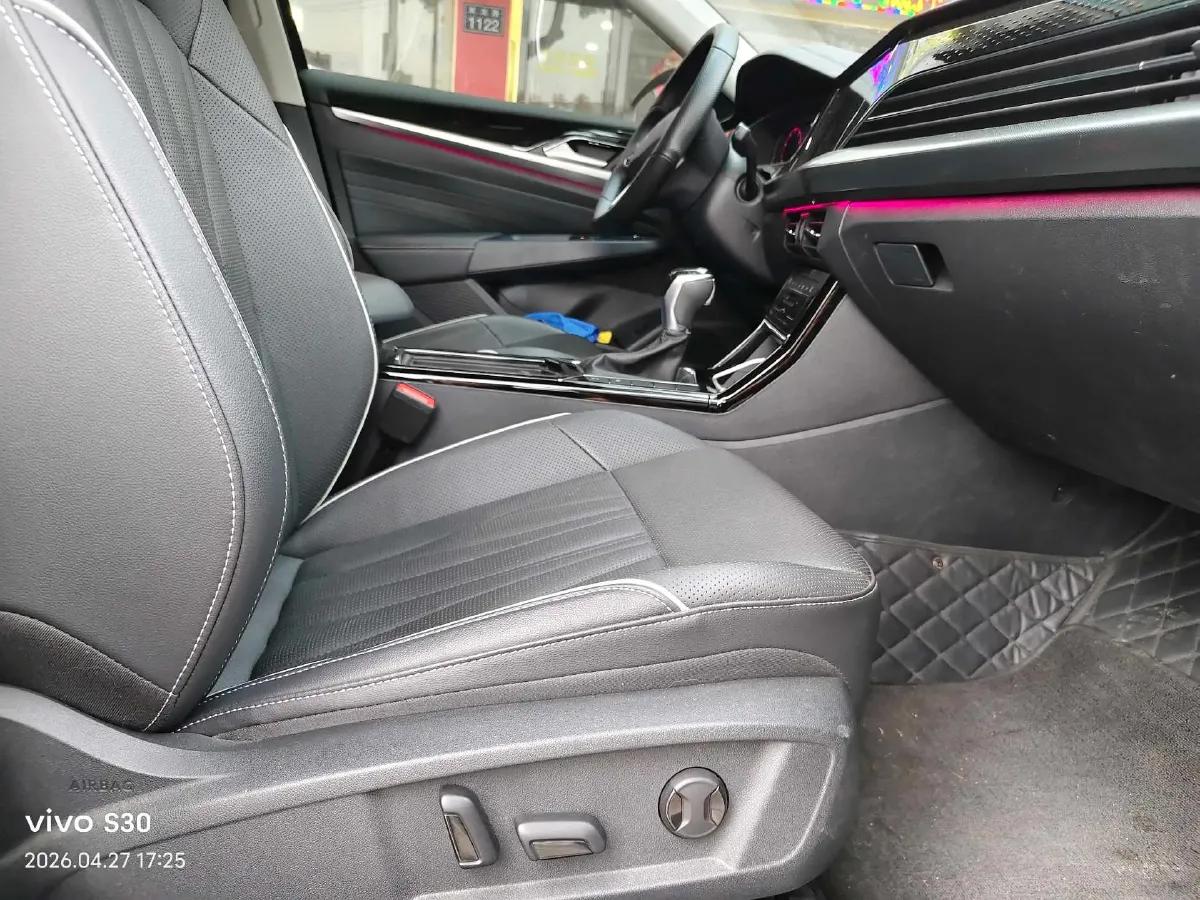 2023 Volkswagen Passat 2.0T 186HP L4 7DCT,autocango,china used car exporter,china ev exporter,chinese used car exporter,chinese used ev exporter