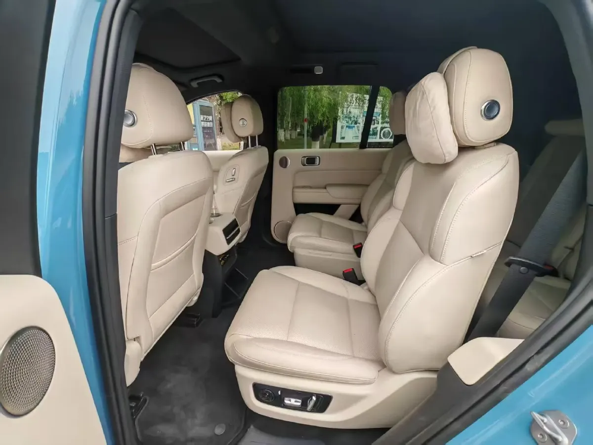 2023 Li L8 Range Extended 154HP REEV 40.9KWH,autocango,china used car exporter,china ev exporter,chinese used car exporter,chinese used ev exporter