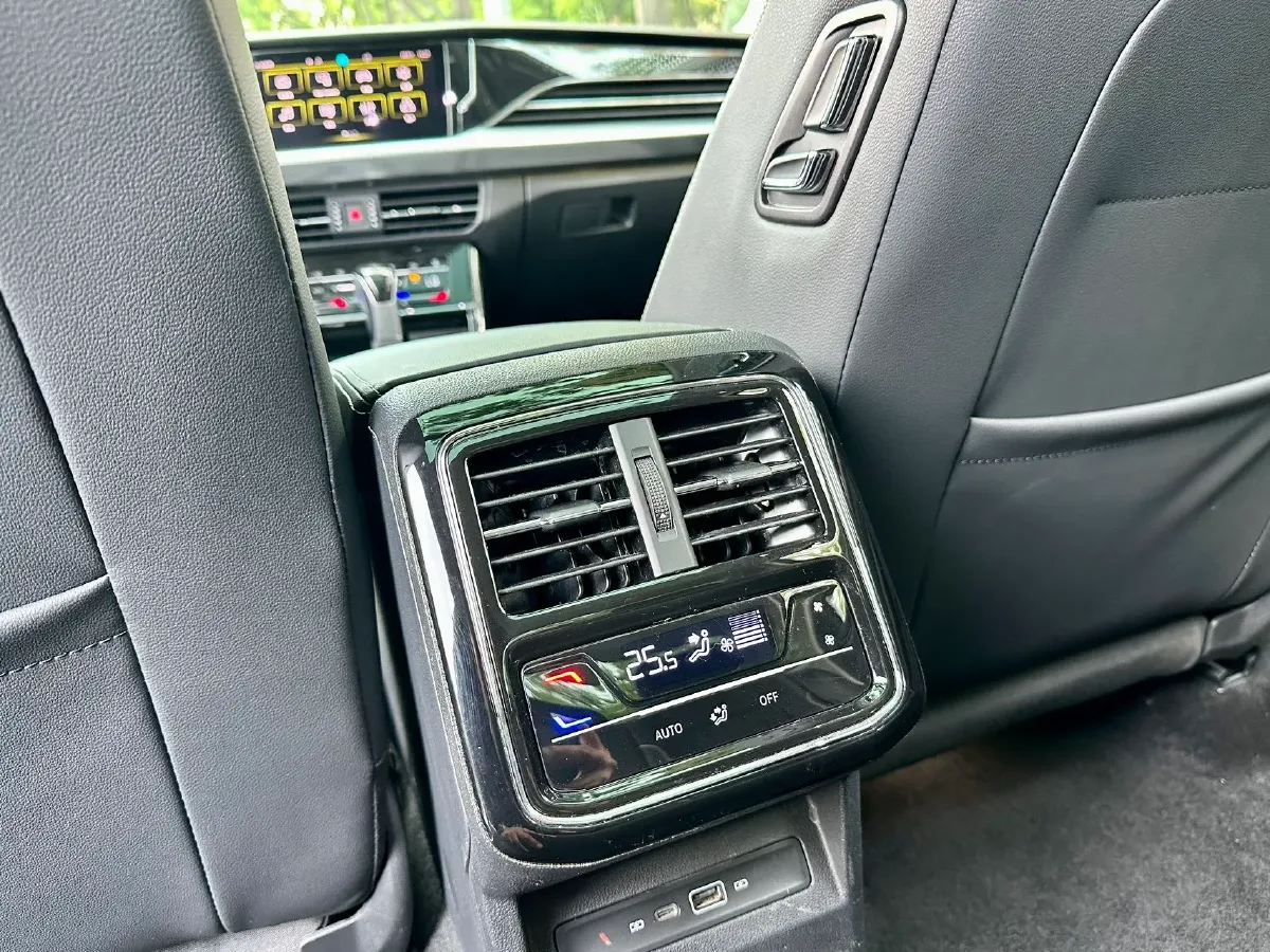 2023 Volkswagen Passat 2.0T 186HP L4 7DCT,autocango,china used car exporter,china ev exporter,chinese used car exporter,chinese used ev exporter