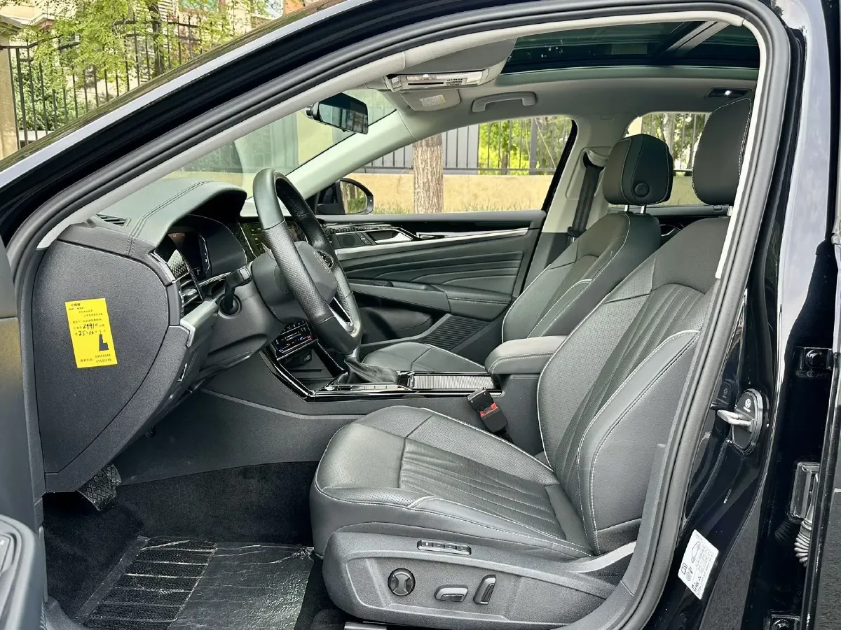 2023 Volkswagen Passat 2.0T 186HP L4 7DCT,autocango,china used car exporter,china ev exporter,chinese used car exporter,chinese used ev exporter