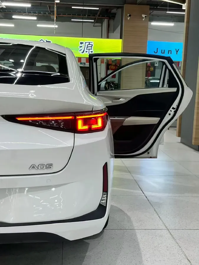 2024 ChangAn QiYuan A05 1.5L 110HP L4 E-CVT PHEV 18.99KWH,autocango,china used car exporter,china ev exporter,chinese used car exporter,chinese used ev exporter