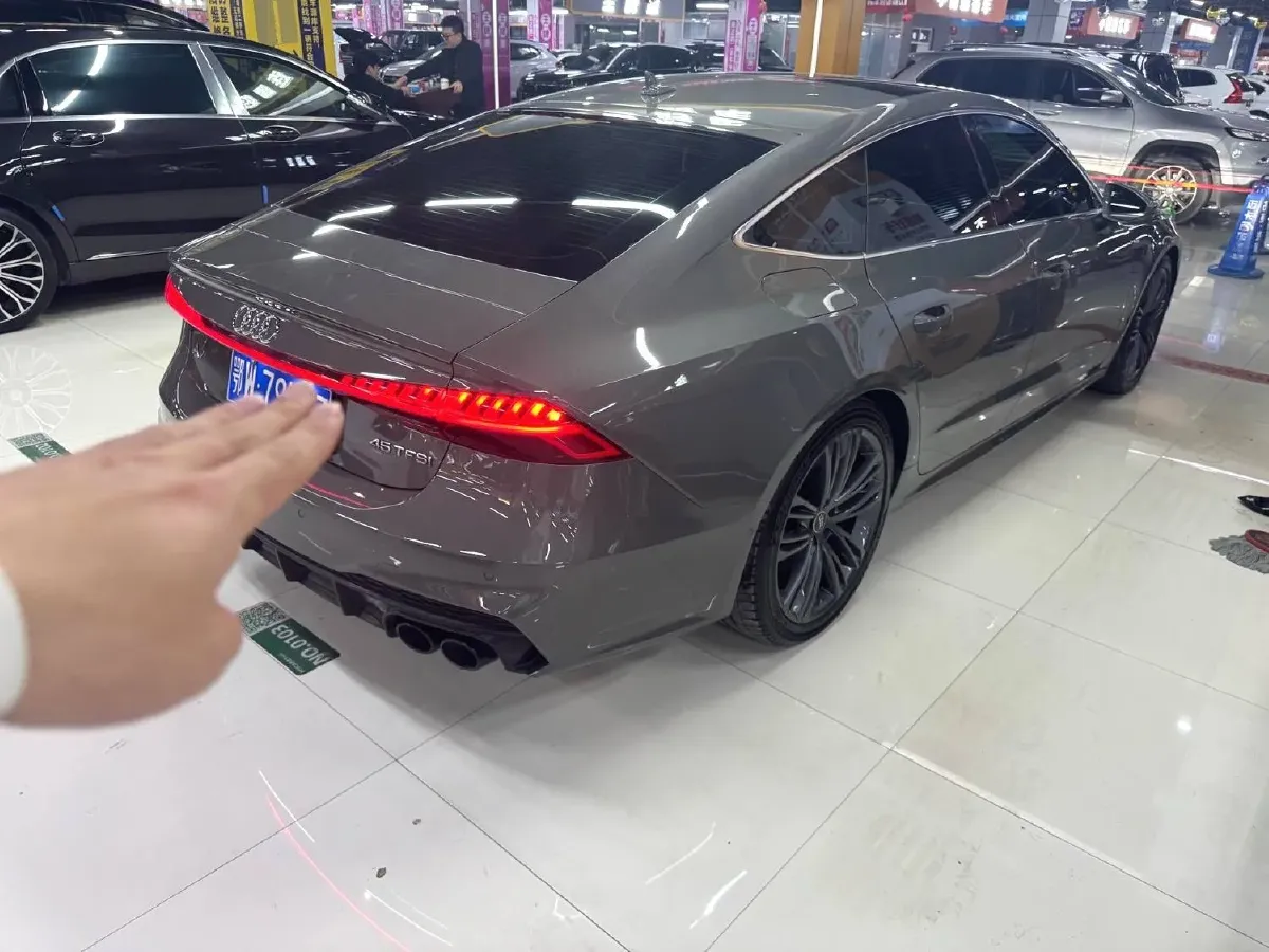 2023 Audi A7 2.0T 265HP L4 7DCT,autocango,china used car exporter,china ev exporter,chinese used car exporter,chinese used ev exporter