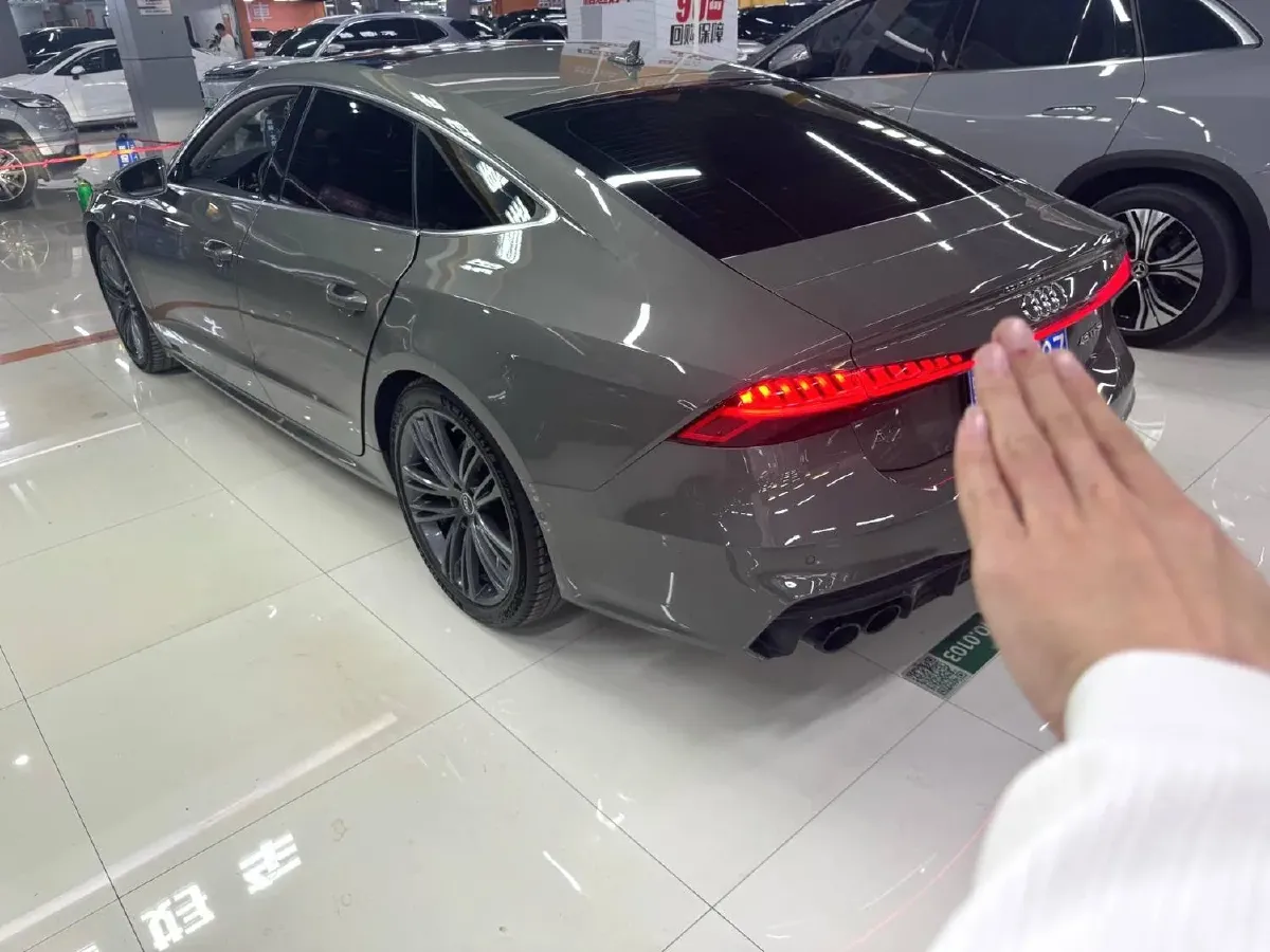 2023 Audi A7 2.0T 265HP L4 7DCT,autocango,china used car exporter,china ev exporter,chinese used car exporter,chinese used ev exporter