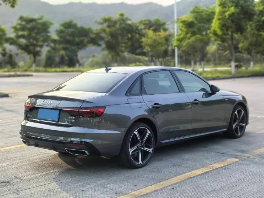 2024 Audi A4L 2.0T 190HP L4 7DCT,autocango,china used car exporter,china ev exporter,chinese used car exporter,chinese used ev exporter