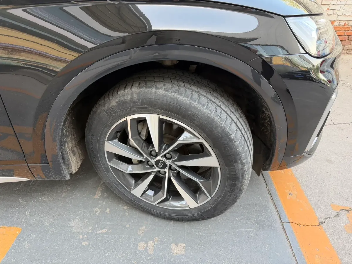 2022 Audi Q5L 2.0T 190HP L4 7DCT,autocango,china used car exporter,china ev exporter,chinese used car exporter,chinese used ev exporter