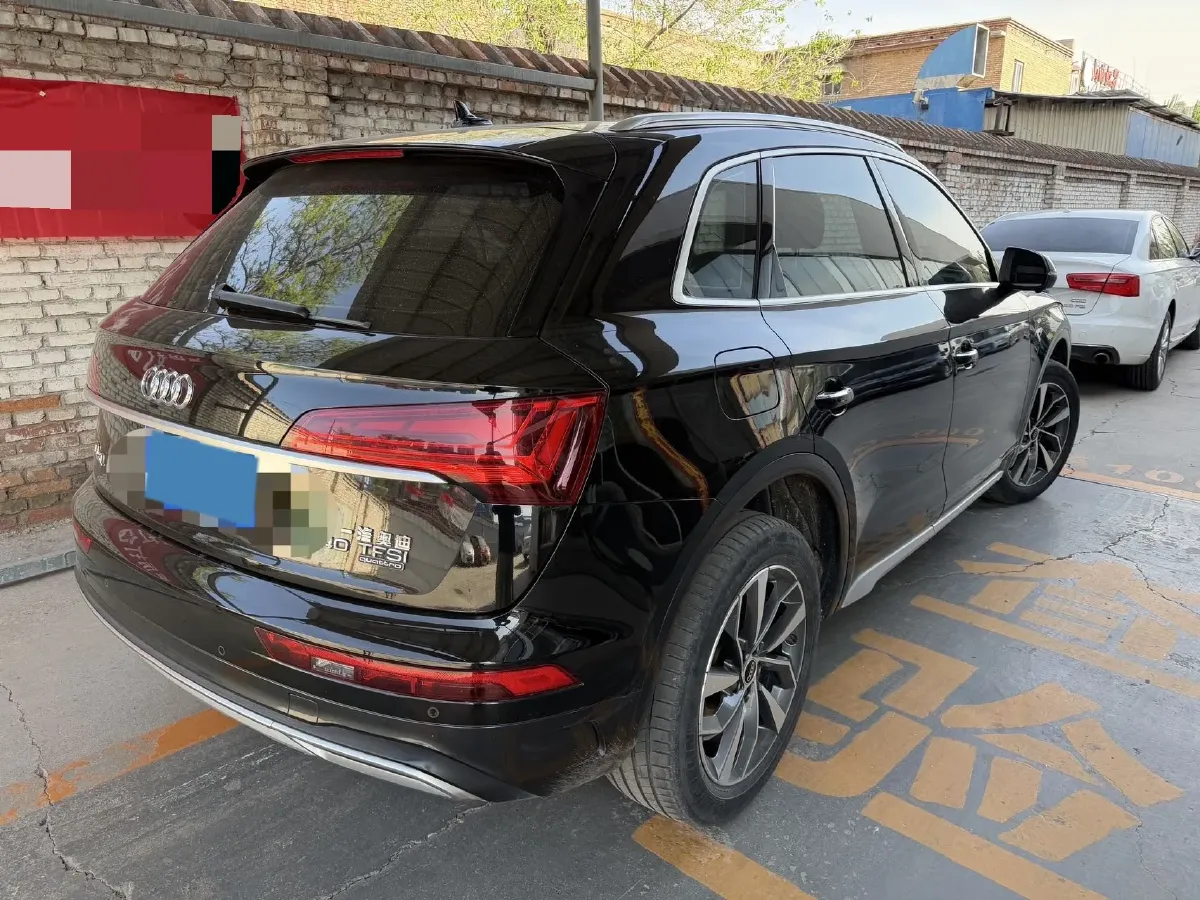 2022 Audi Q5L 2.0T 190HP L4 7DCT,autocango,china used car exporter,china ev exporter,chinese used car exporter,chinese used ev exporter
