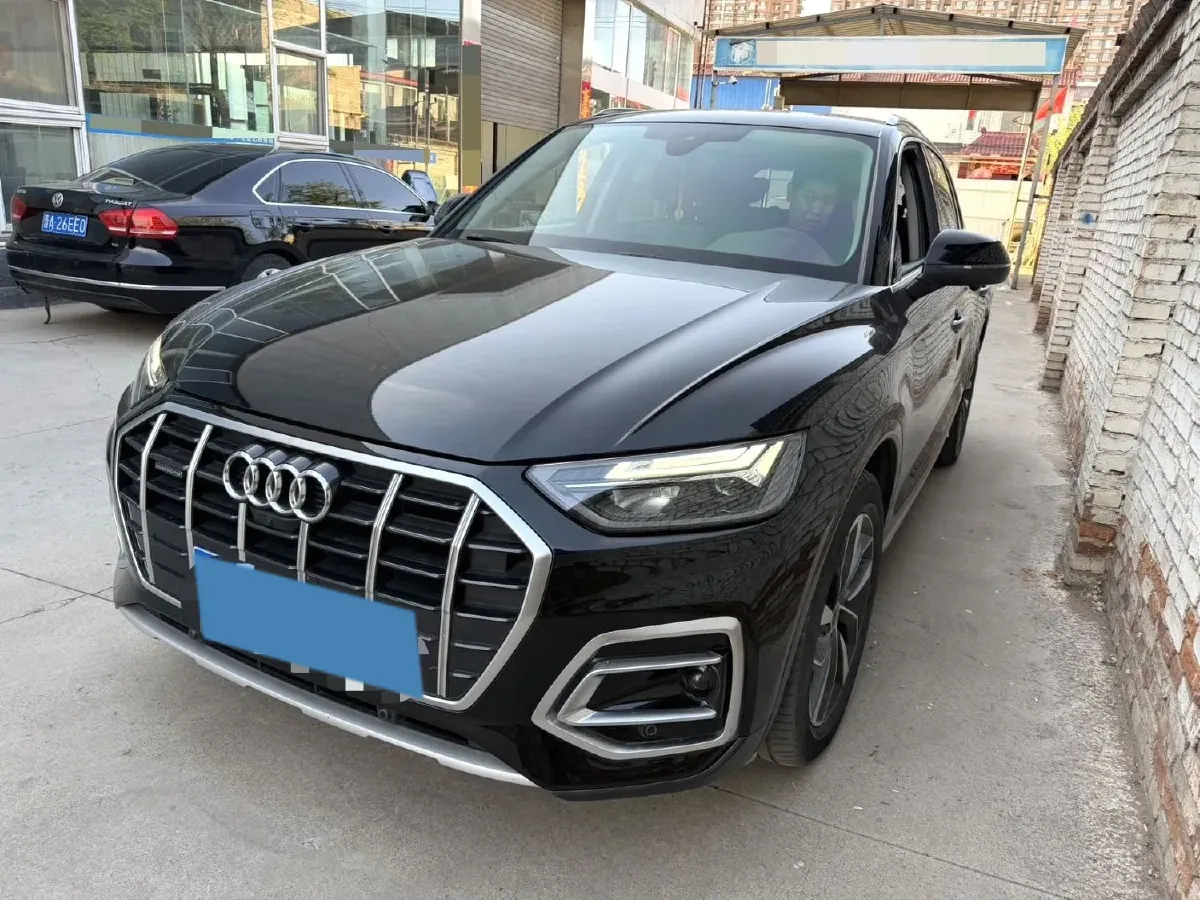 2022 Audi Q5L 2.0T 190HP L4 7DCT,autocango,china used car exporter,china ev exporter,chinese used car exporter,chinese used ev exporter