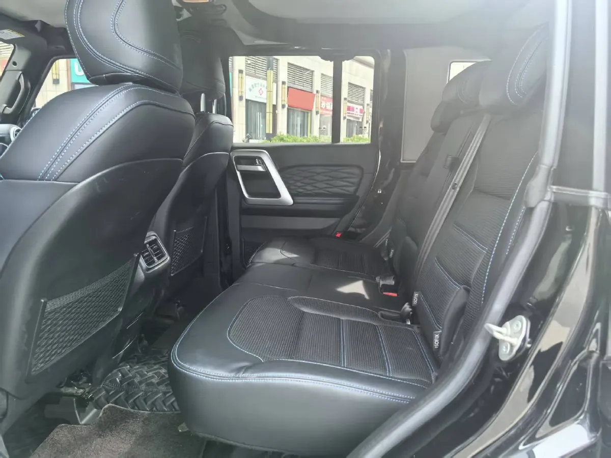 2023 Beijing BJ40 2.0T 224HP L4 8AT,autocango,china used car exporter,china ev exporter,chinese used car exporter,chinese used ev exporter