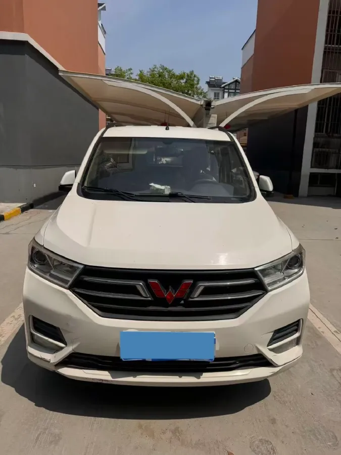 2019 WuLing HongGuang 1.5L 99HP L4 6MT,autocango,china used car exporter,china ev exporter,chinese used car exporter,chinese used ev exporter
