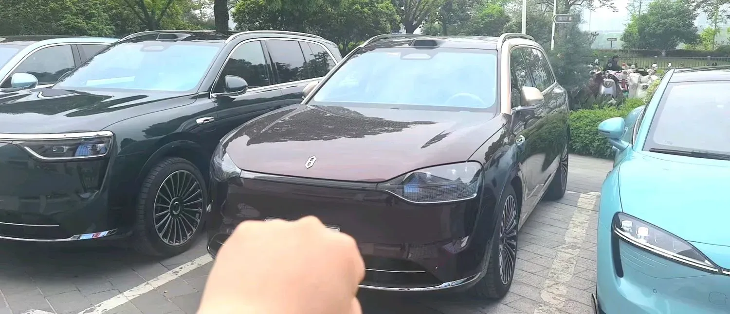 2025 AITO AITO M9 REEV 160HP REEV 52KWH,autocango,china used car exporter,china ev exporter,chinese used car exporter,chinese used ev exporter