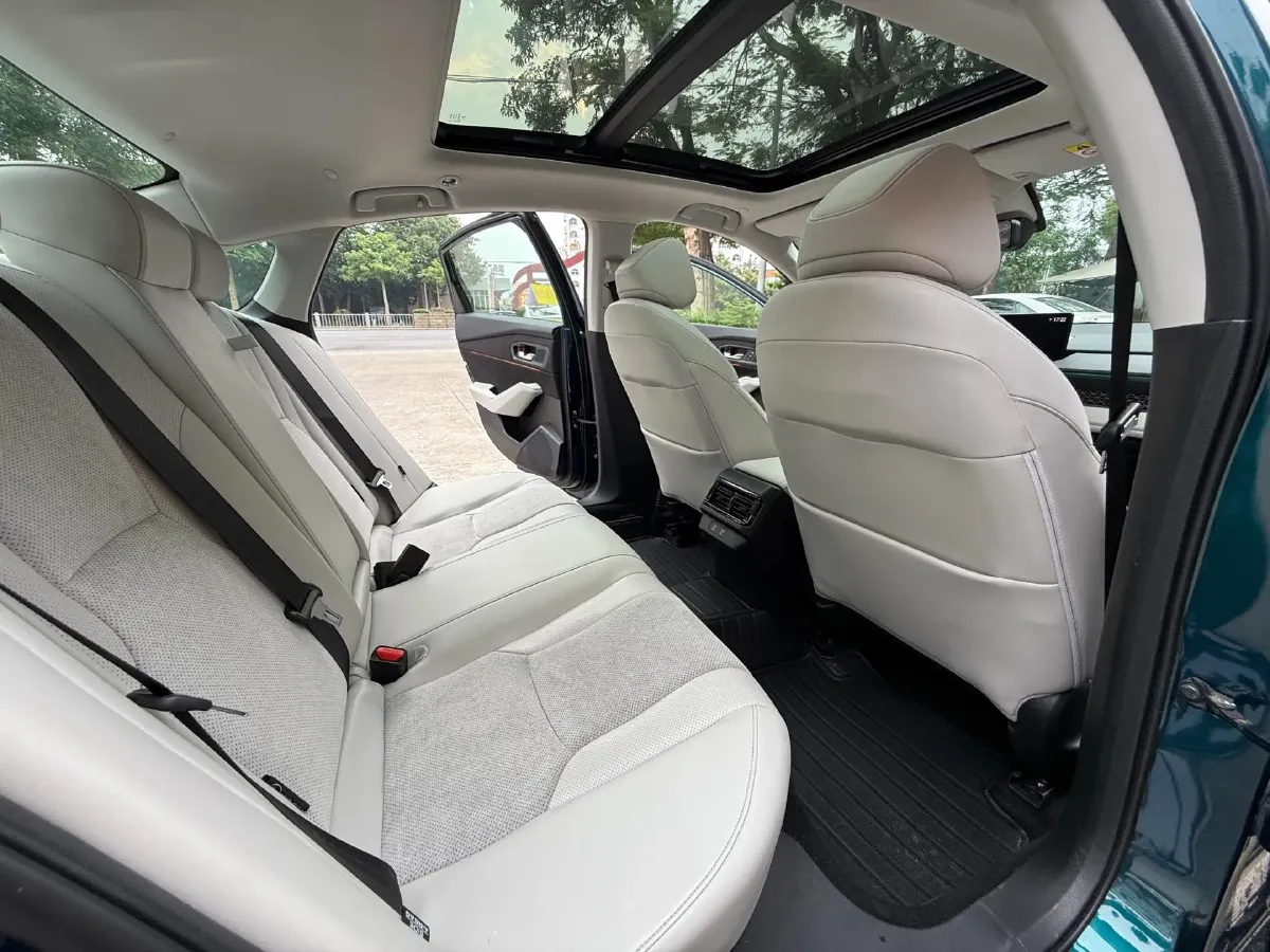 2023 Honda Accord 2.0L 148HP L4 E-CVT PHEV 17.7KWH,autocango,china used car exporter,china ev exporter,chinese used car exporter,chinese used ev exporter