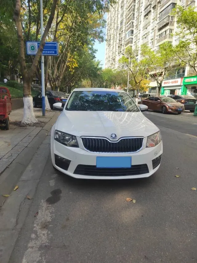 2017 Skoda Octavia 1.6L 110HP L4 5MT,autocango,china used car exporter,china ev exporter,chinese used car exporter,chinese used ev exporter