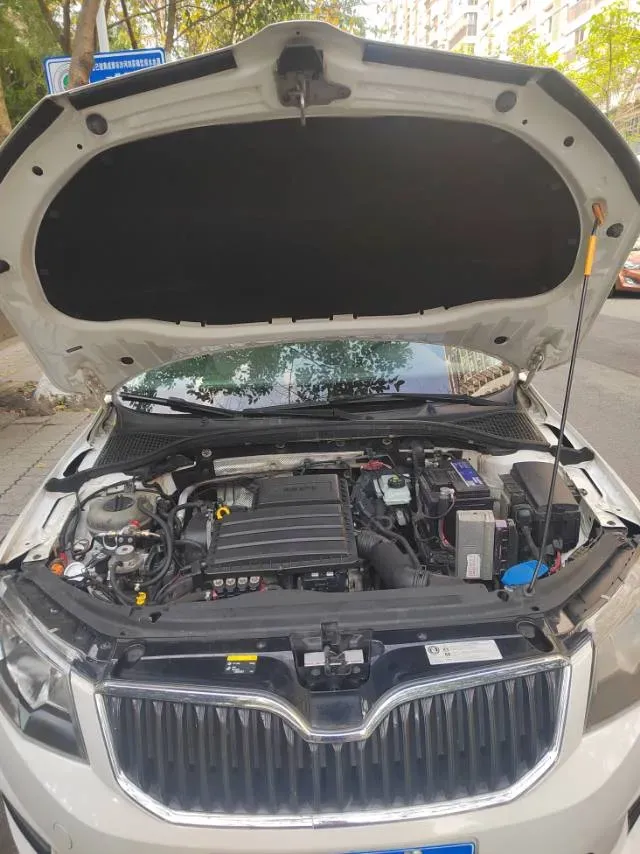 2017 Skoda Octavia 1.6L 110HP L4 5MT,autocango,china used car exporter,china ev exporter,chinese used car exporter,chinese used ev exporter