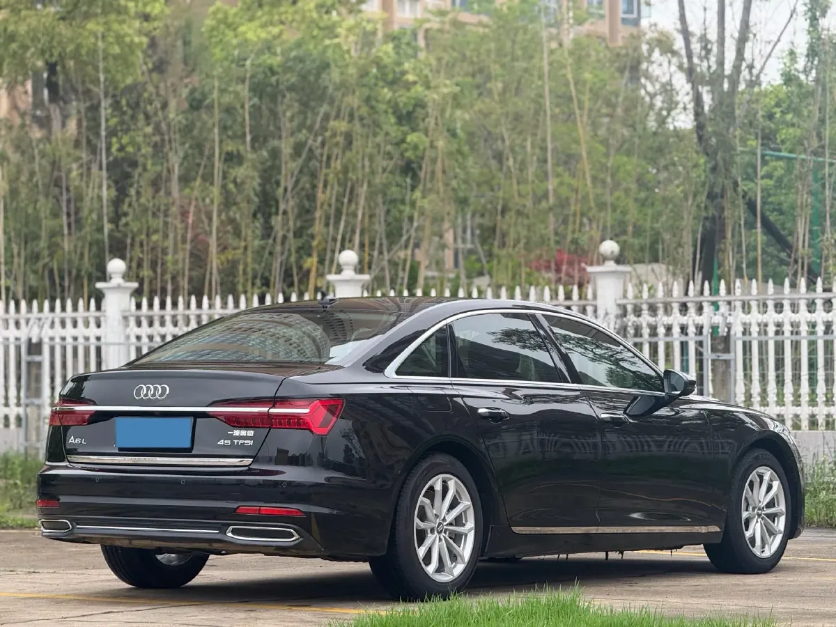 2021 Audi A6L 2.0T 224HP L4 7DCT,autocango,china used car exporter,china ev exporter,chinese used car exporter,chinese used ev exporter