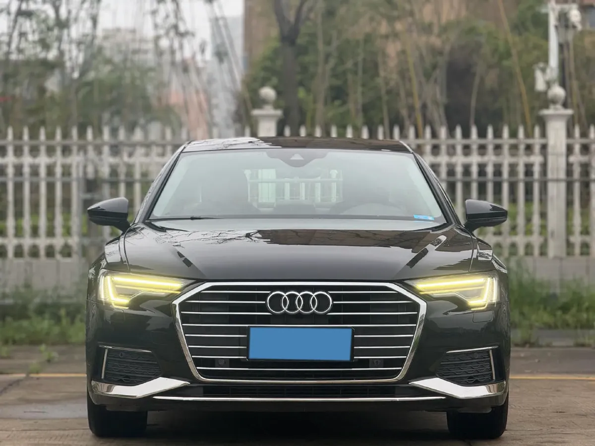 2021 Audi A6L 2.0T 224HP L4 7DCT,autocango,china used car exporter,china ev exporter,chinese used car exporter,chinese used ev exporter