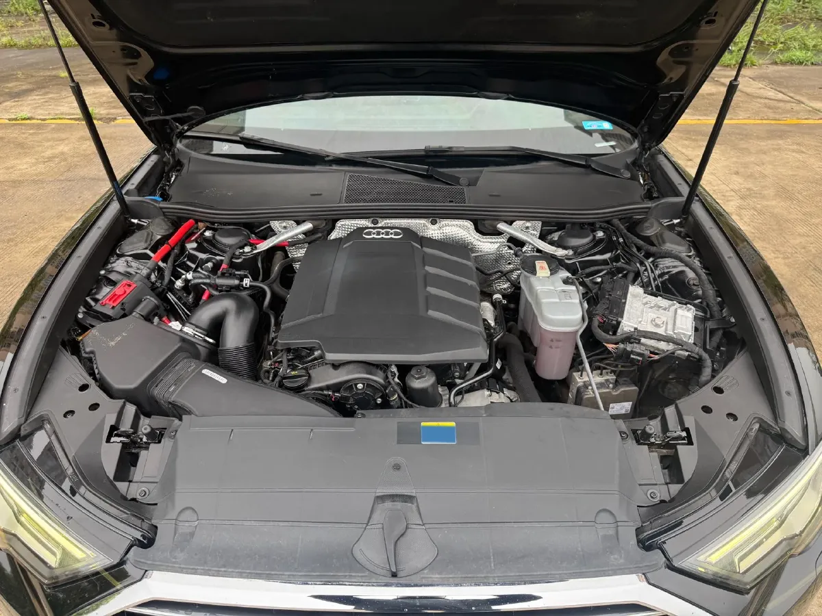 2021 Audi A6L 2.0T 224HP L4 7DCT,autocango,china used car exporter,china ev exporter,chinese used car exporter,chinese used ev exporter