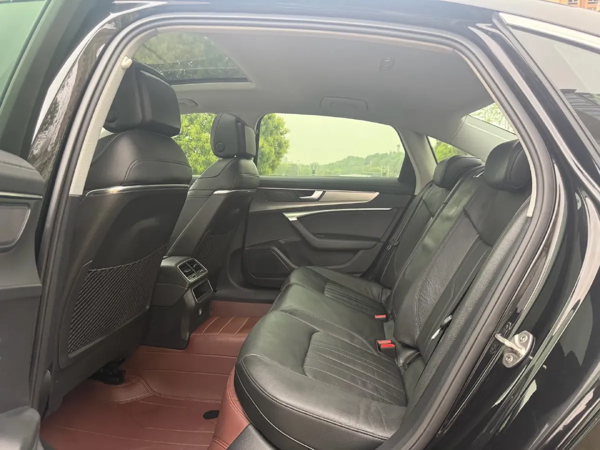 2021 Audi A6L 2.0T 224HP L4 7DCT,autocango,china used car exporter,china ev exporter,chinese used car exporter,chinese used ev exporter