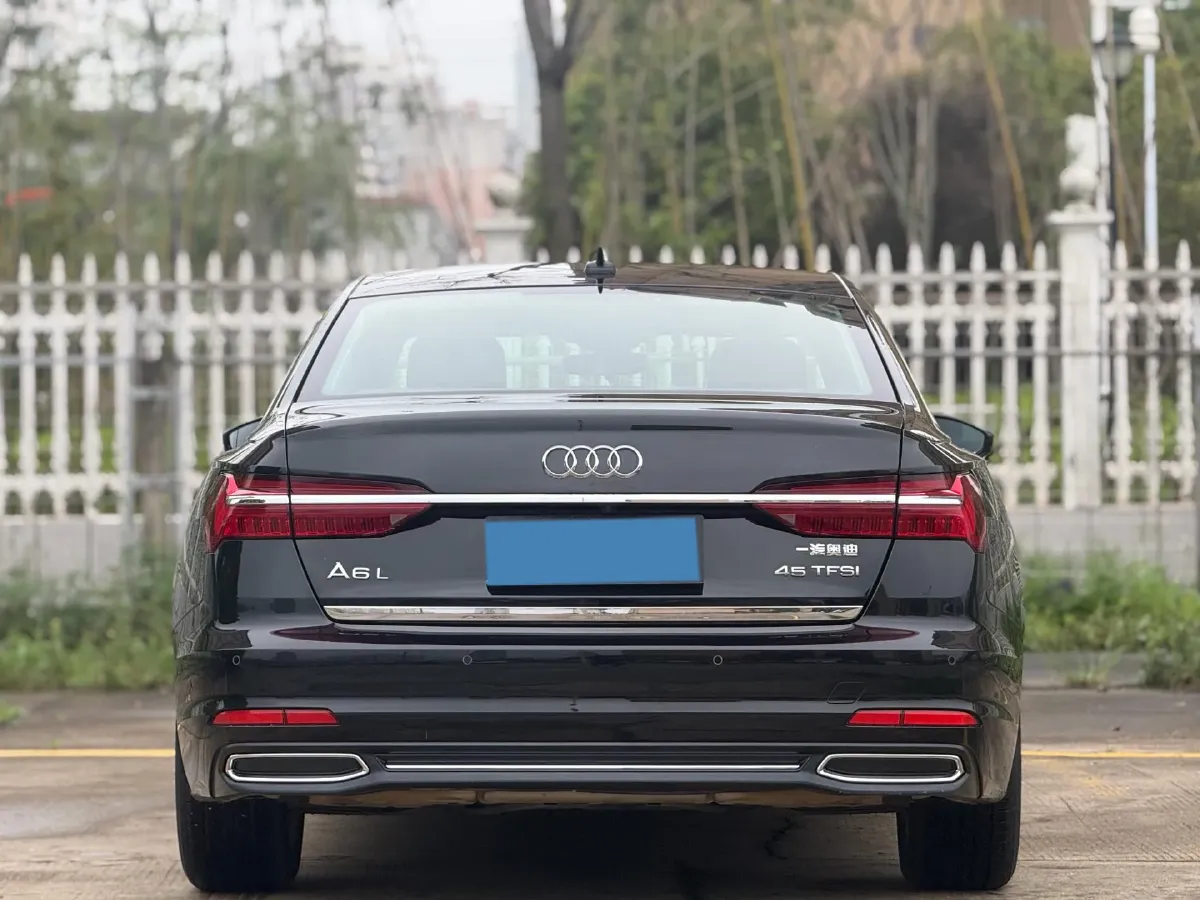 2021 Audi A6L 2.0T 224HP L4 7DCT,autocango,china used car exporter,china ev exporter,chinese used car exporter,chinese used ev exporter