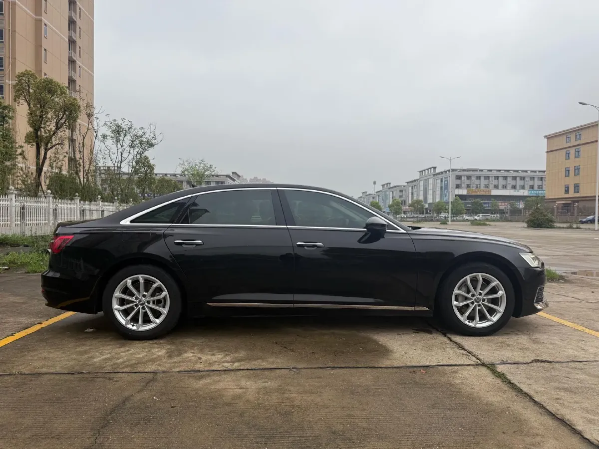 2021 Audi A6L 2.0T 224HP L4 7DCT,autocango,china used car exporter,china ev exporter,chinese used car exporter,chinese used ev exporter
