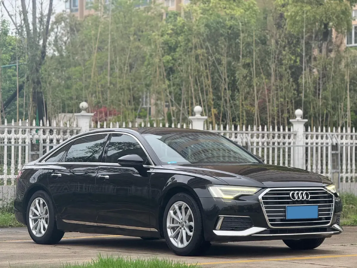 2021 Audi A6L 2.0T 224HP L4 7DCT,autocango,china used car exporter,china ev exporter,chinese used car exporter,chinese used ev exporter