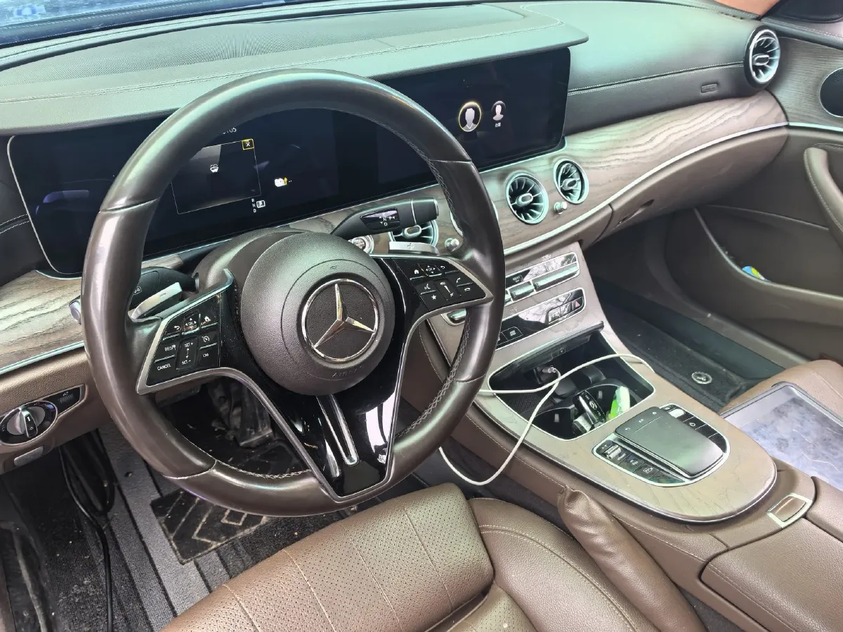 2022 Mercedes-Benz E Class 2.0T 211HP L4 9AT PHEV 25.4KWH,autocango,china used car exporter,china ev exporter,chinese used car exporter,chinese used ev exporter