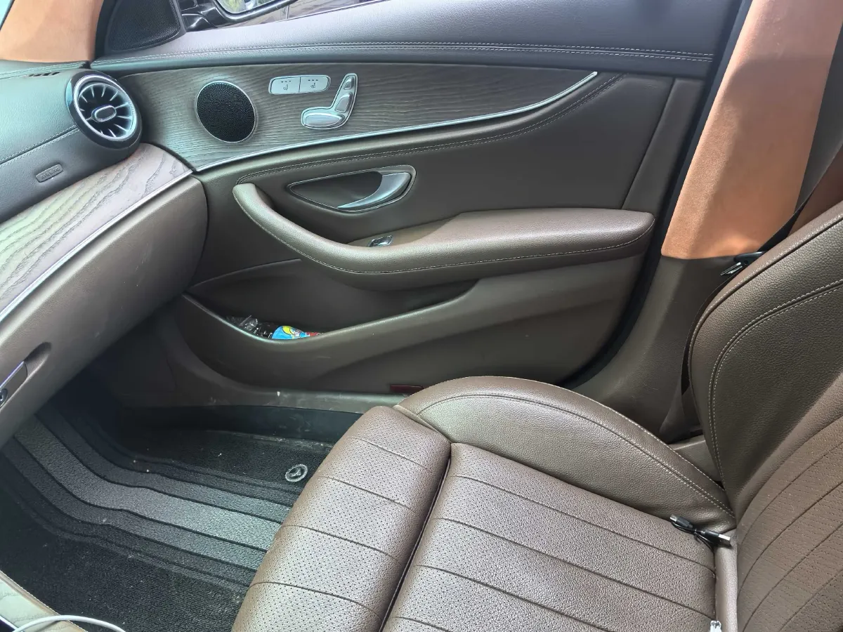 2022 Mercedes-Benz E Class 2.0T 211HP L4 9AT PHEV 25.4KWH,autocango,china used car exporter,china ev exporter,chinese used car exporter,chinese used ev exporter