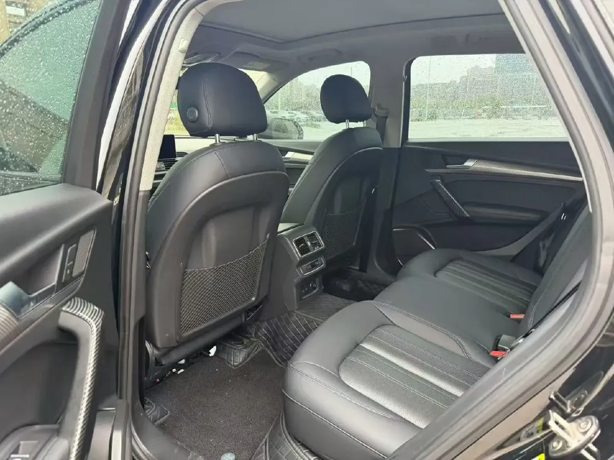 2020 Audi Q5L 2.0T 252HP L4 7DCT,autocango,china used car exporter,china ev exporter,chinese used car exporter,chinese used ev exporter