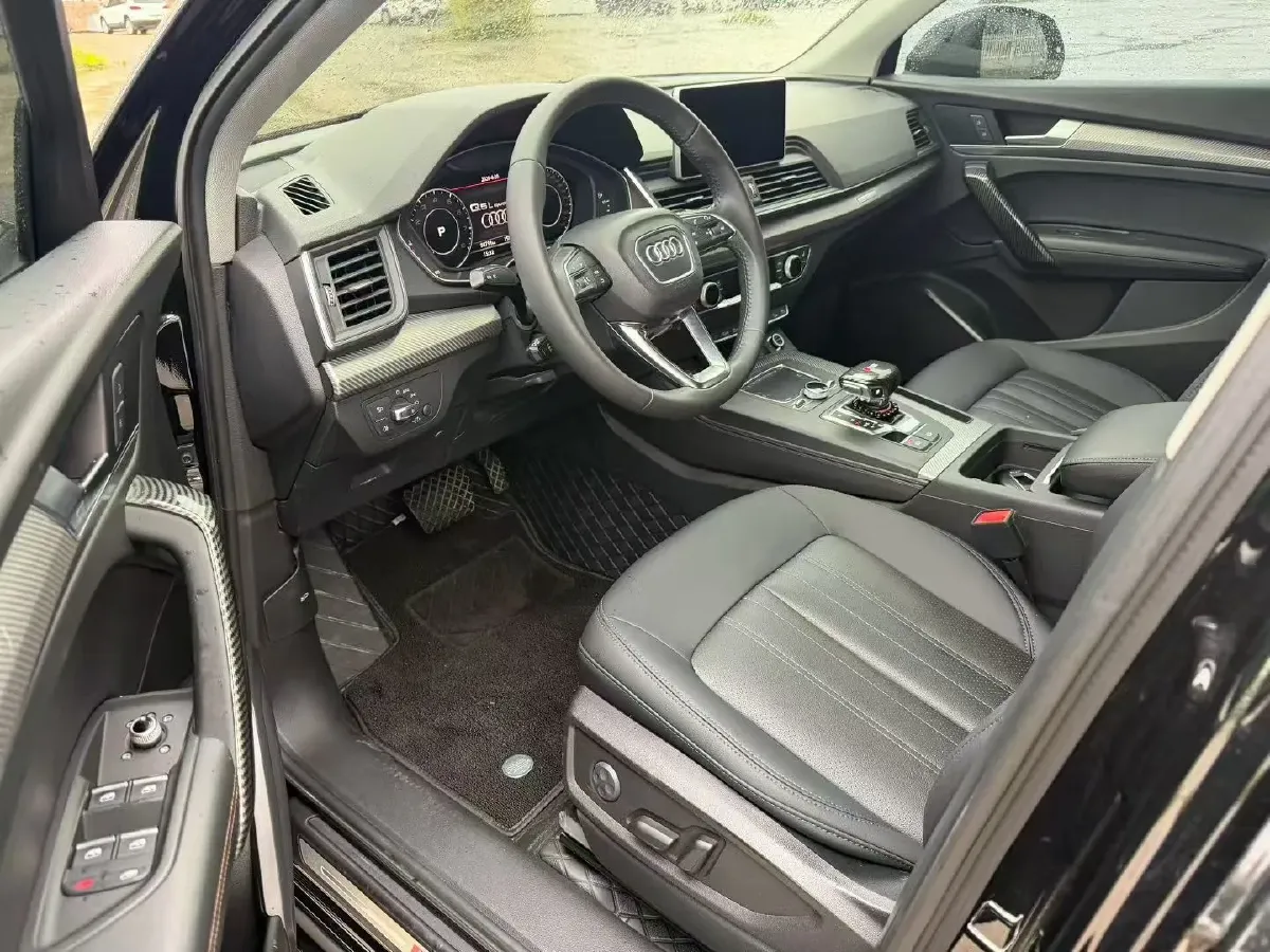 2020 Audi Q5L 2.0T 252HP L4 7DCT,autocango,china used car exporter,china ev exporter,chinese used car exporter,chinese used ev exporter