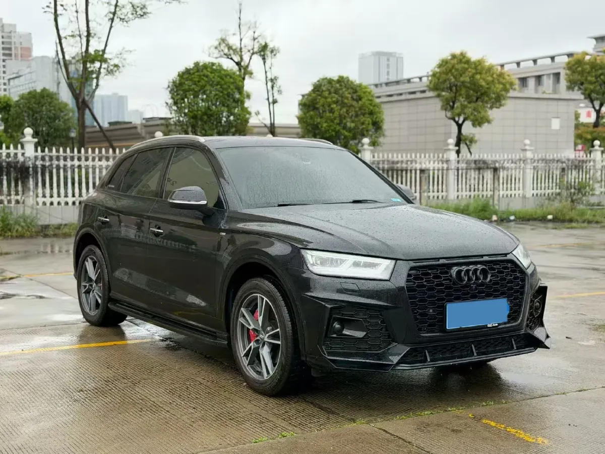 2020 Audi Q5L 2.0T 252HP L4 7DCT,autocango,china used car exporter,china ev exporter,chinese used car exporter,chinese used ev exporter