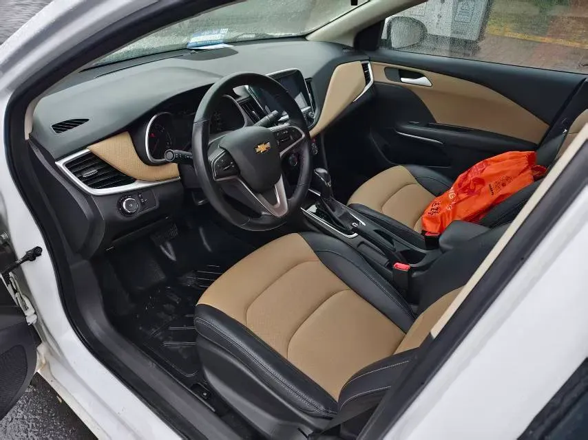 2022 Chevrolet Monza 1.5L 113HP L4 6AT,autocango,china used car exporter,china ev exporter,chinese used car exporter,chinese used ev exporter
