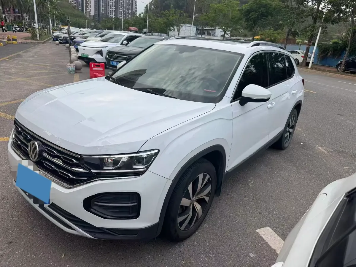 2019 Jeep Cherokee 2.0T 234HP L4 9AT,autocango,china used car exporter,china ev exporter,chinese used car exporter,chinese used ev exporter