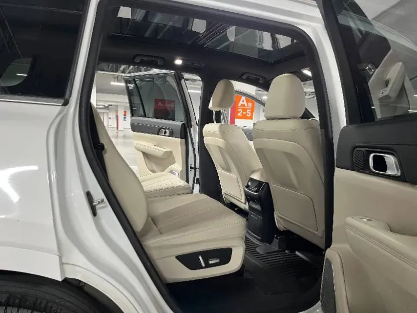 2020 Li ONE Range Extended 131HP REEV 40.5KWH,autocango,china used car exporter,china ev exporter,chinese used car exporter,chinese used ev exporter