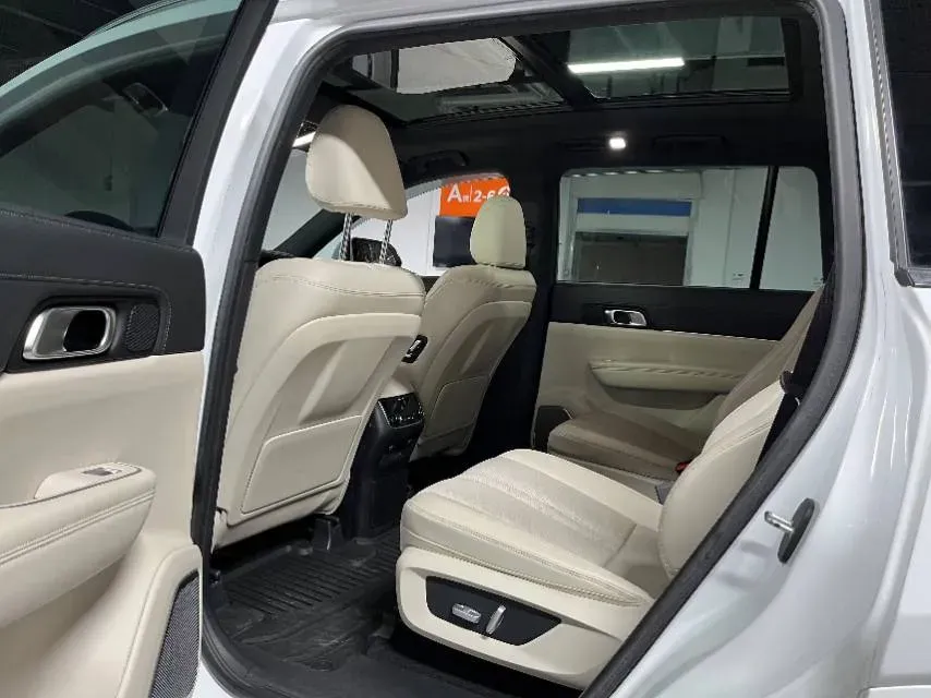 2020 Li ONE Range Extended 131HP REEV 40.5KWH,autocango,china used car exporter,china ev exporter,chinese used car exporter,chinese used ev exporter