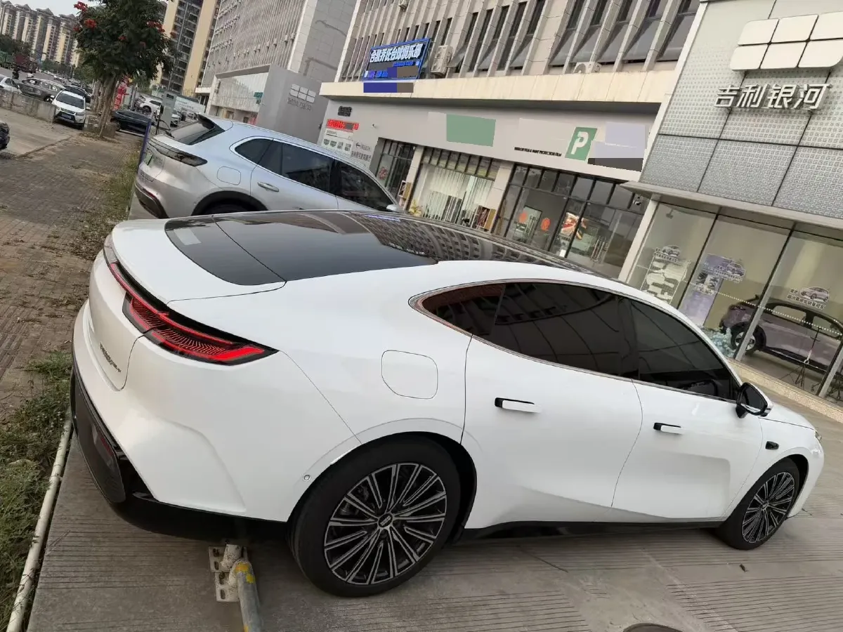 2025 Geely Galaxy Starshine 8 1.5T 163HP L4 3DHT PHEV 27.69KWH,autocango,china used car exporter,china ev exporter,chinese used car exporter,chinese used ev exporter
