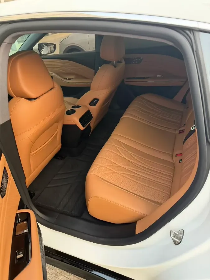 2025 Geely Galaxy Starshine 8 1.5T 163HP L4 3DHT PHEV 27.69KWH,autocango,china used car exporter,china ev exporter,chinese used car exporter,chinese used ev exporter