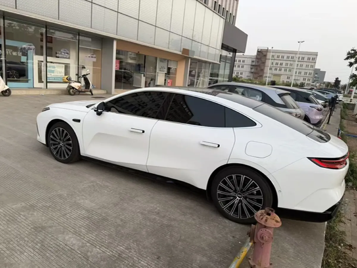 2025 Geely Galaxy Starshine 8 1.5T 163HP L4 3DHT PHEV 27.69KWH,autocango,china used car exporter,china ev exporter,chinese used car exporter,chinese used ev exporter