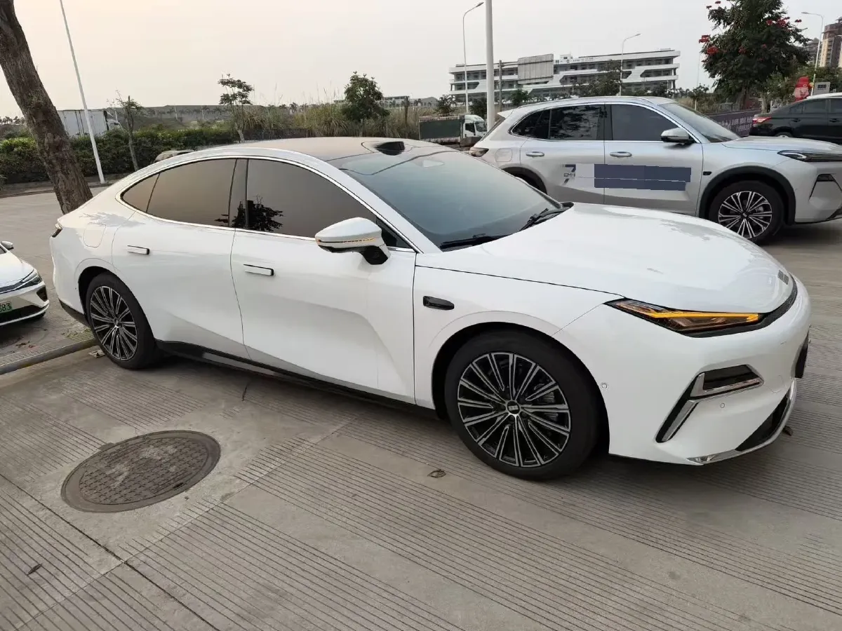 2025 Geely Galaxy Starshine 8 1.5T 163HP L4 3DHT PHEV 27.69KWH,autocango,china used car exporter,china ev exporter,chinese used car exporter,chinese used ev exporter